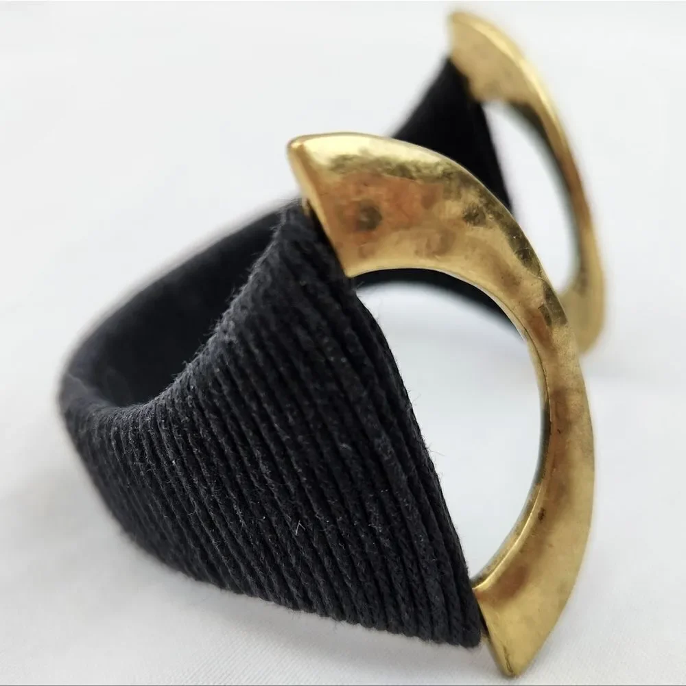💜Vintage Lucky Gold Tone Hammered Cuff Bracelet